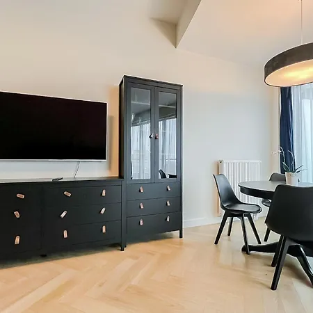 Ans Hanza Tower No 632 - Swimming Pool, Sauna, Jacuzzi, Viewing Terrace