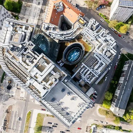 Ans Hanza Tower No 632 - Swimming Pool, Sauna, Jacuzzi, Viewing Terrace *